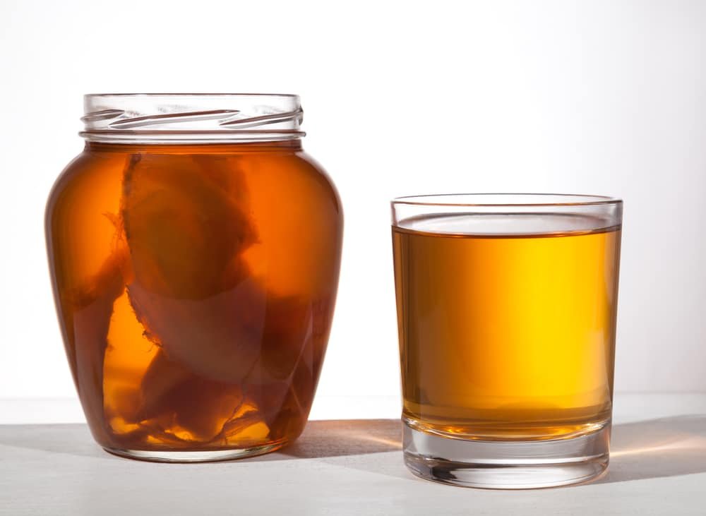 13 Benefits of Drinking Kombucha Every Day