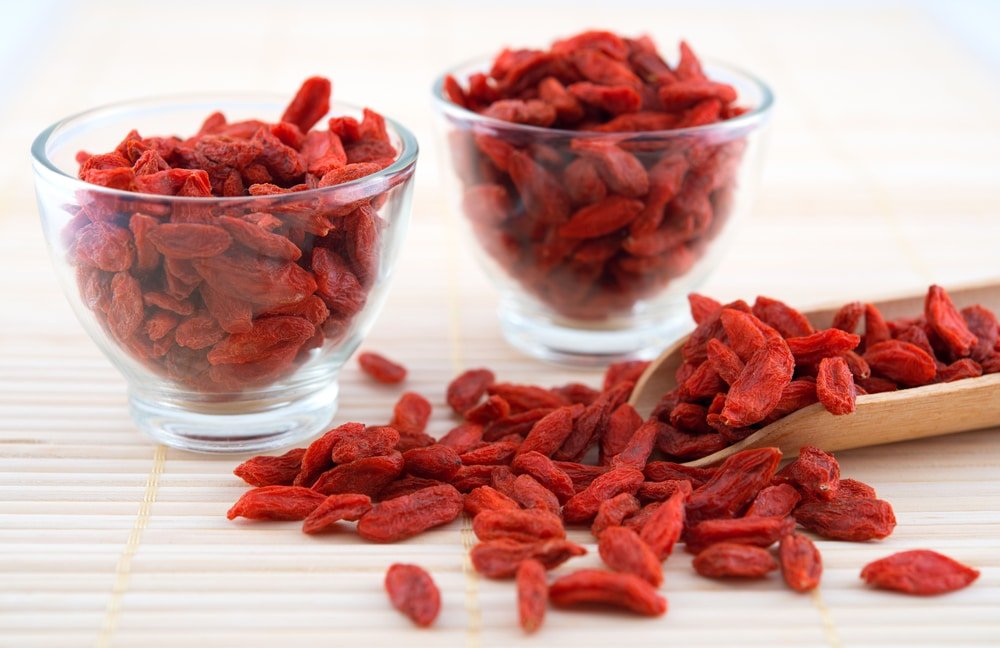 11 Amazing Benefits of Goji Berry or Wolfberry