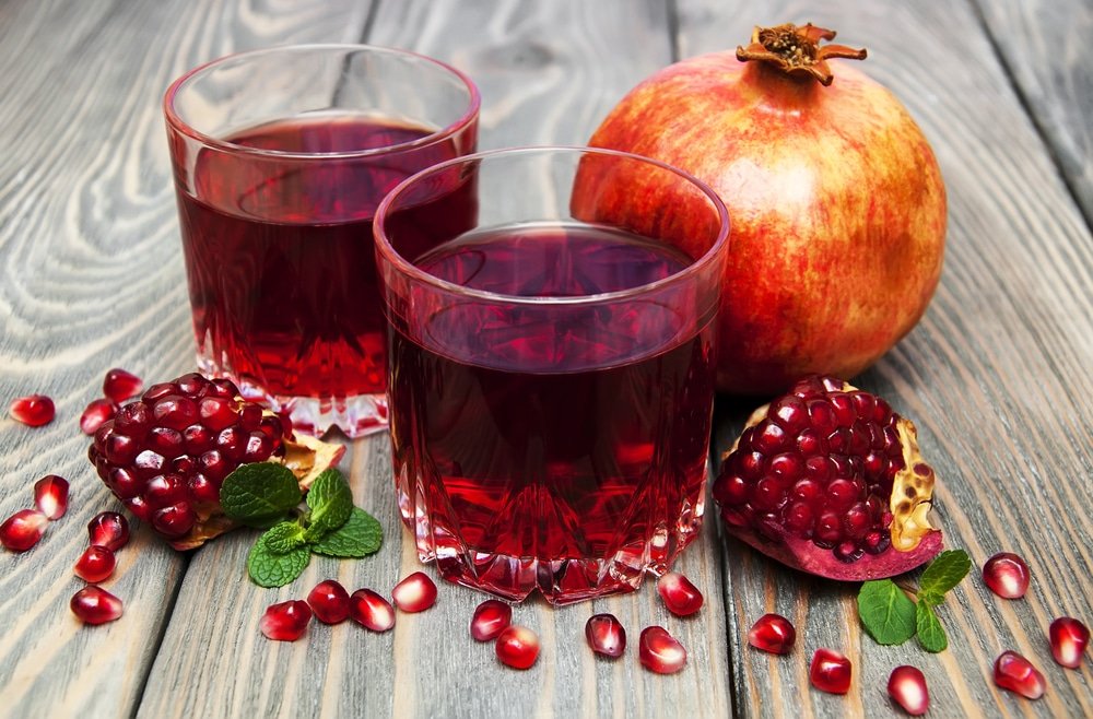 15 Impressive Health Benefits of Drinking Pomegranate Juice