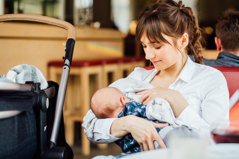 11 Benefits of Breastfeeding for Both Baby and Mom