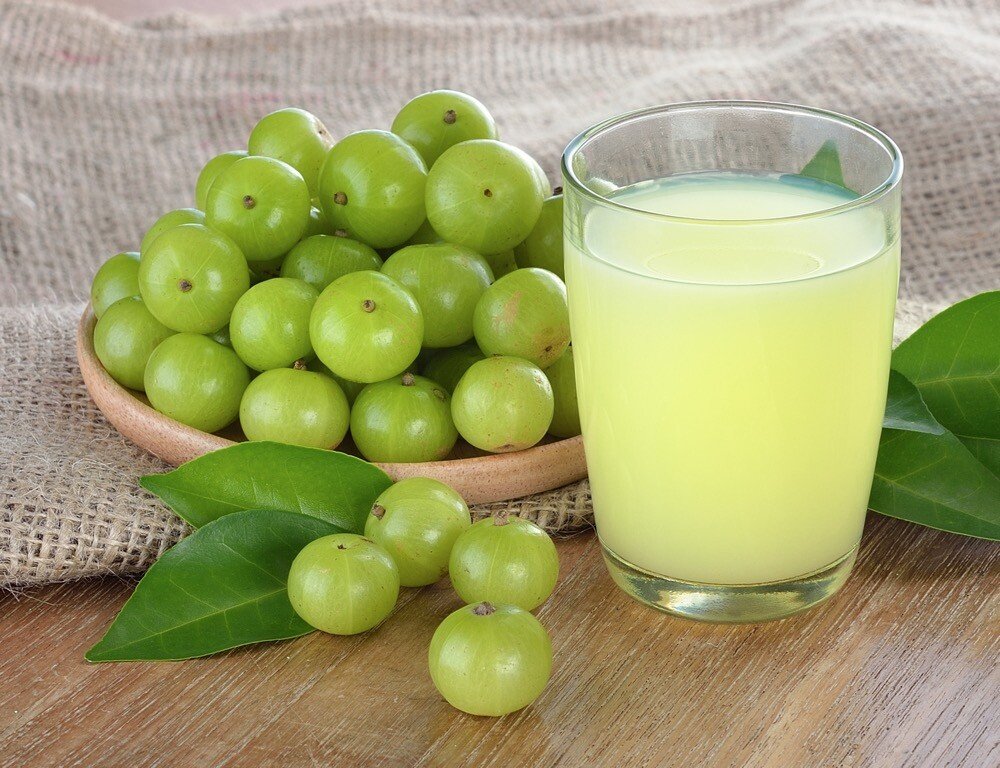 11 Amazing Benefits of Amla Juice (Indian Gooseberry)